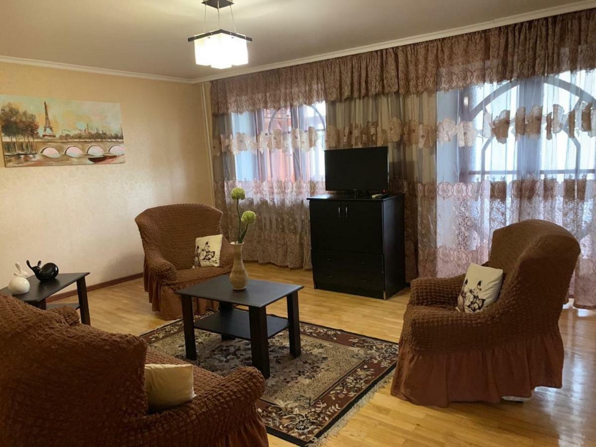 159 проспект добровольского большая 3-х комнатная в одессе Apartment Odesa